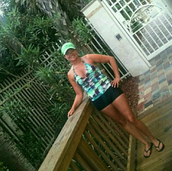 Meet your Posher, Caroline - Picture 3 of 12